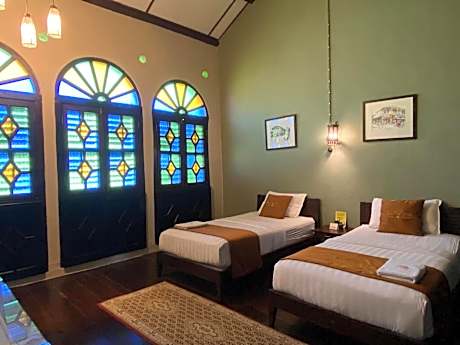 Twin Room with Private External Bathroom