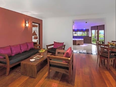 Tangerine Beach Hotel