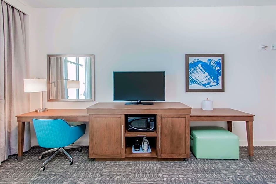 Hampton Inn By Hilton & Suites Panama City Beach-Beachfront