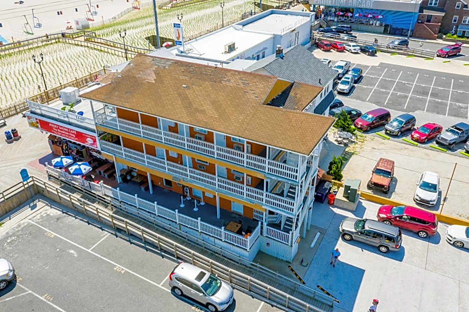 Boardwalk Hotel Charlee & Apartments Beach Hotel Oceanfront