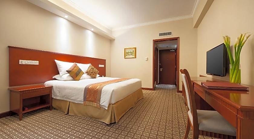 Ramada Pearl