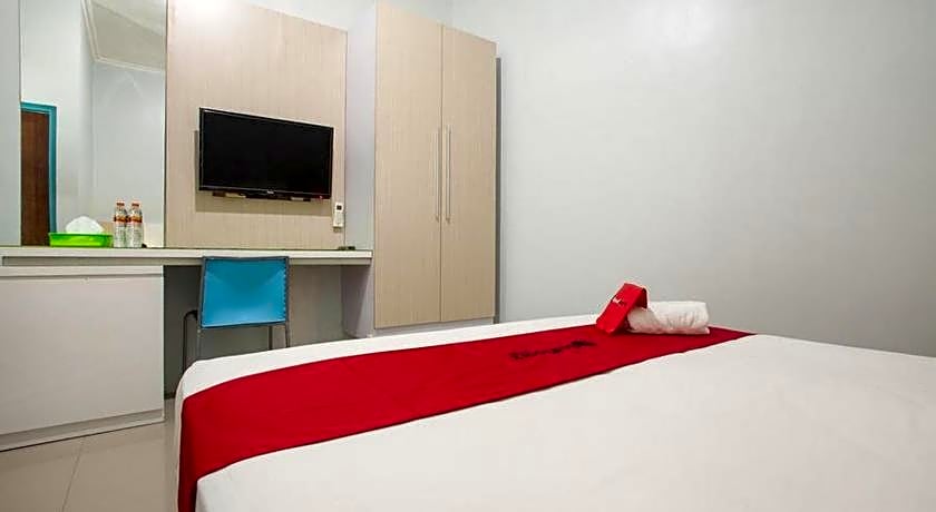 RedDoorz Syariah @ Kartohardjo Madiun