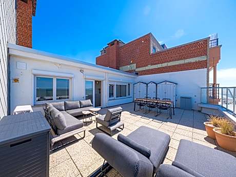 Beautiful penthouse with phenomenal sea view