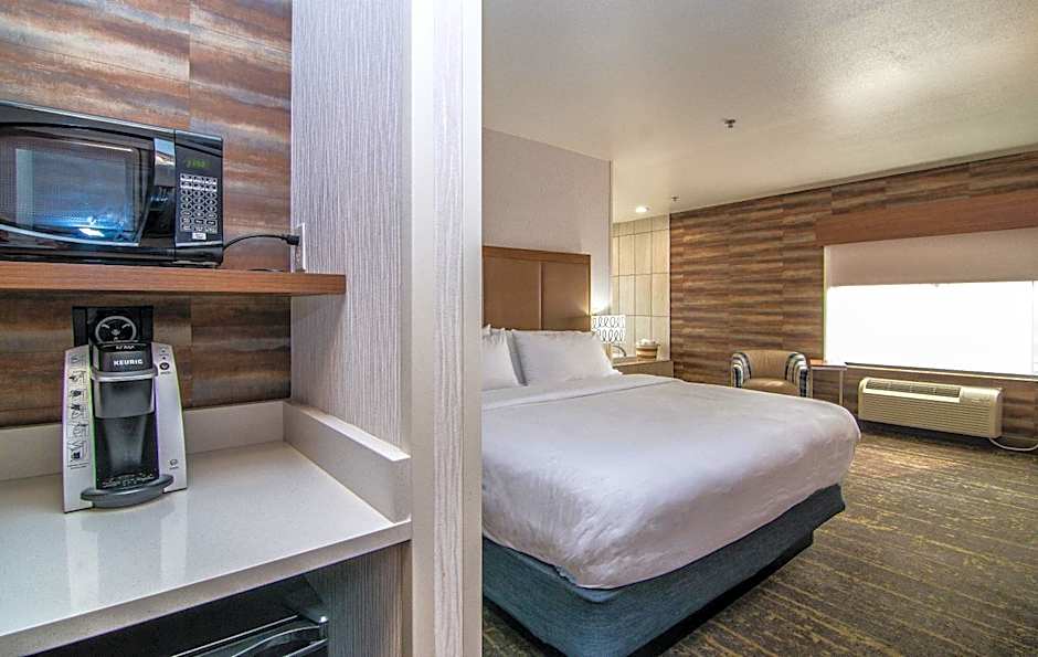 Holiday Inn Express Hotel & Suites Kalispell By IHG