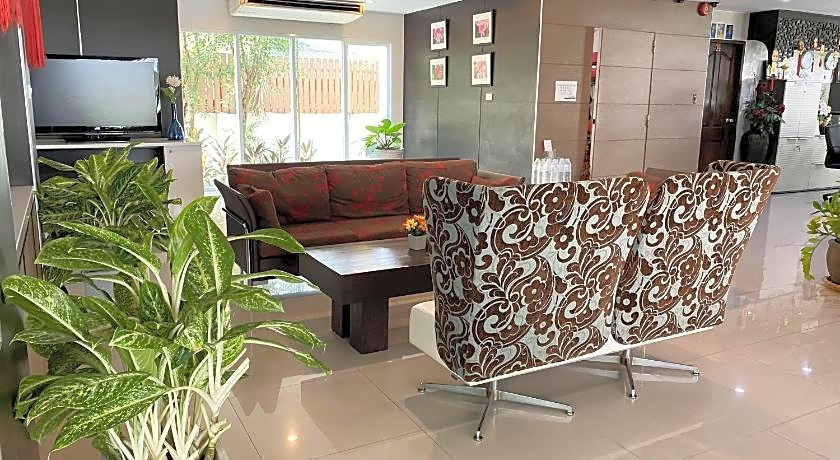 14 Place Sukhumvit Suites