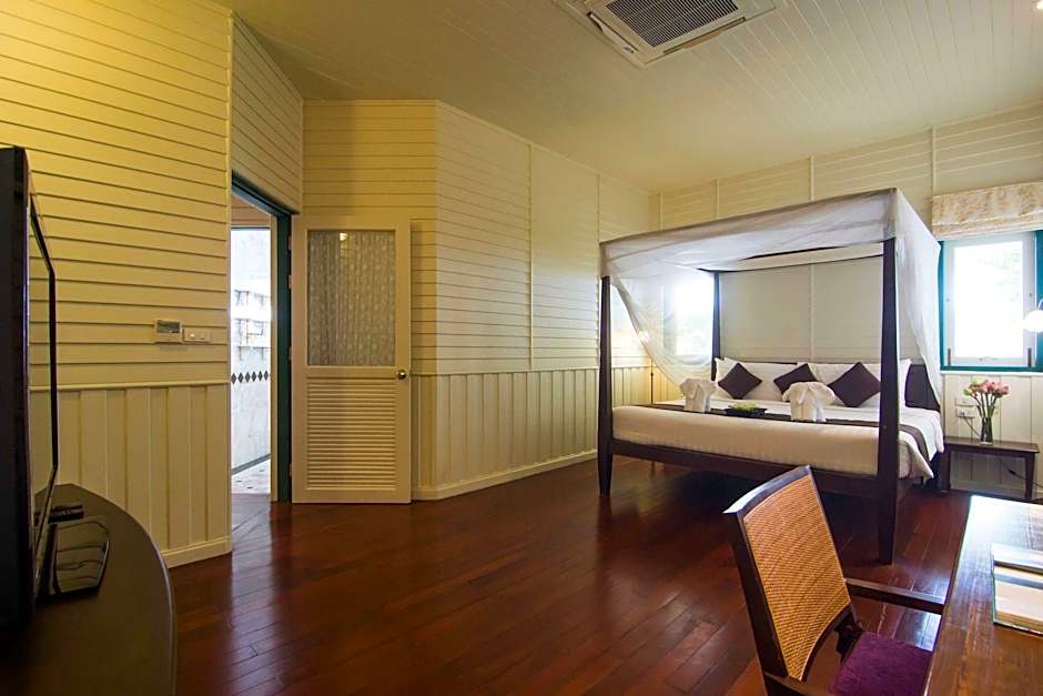 Kalanan Riverside Resort