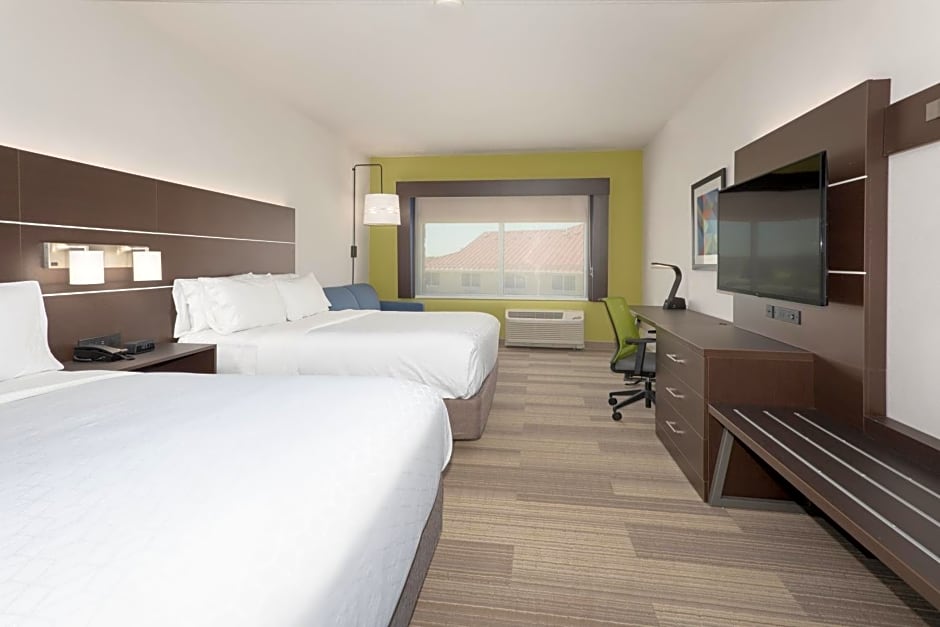 Holiday Inn Express and Suites Firestone Longmont