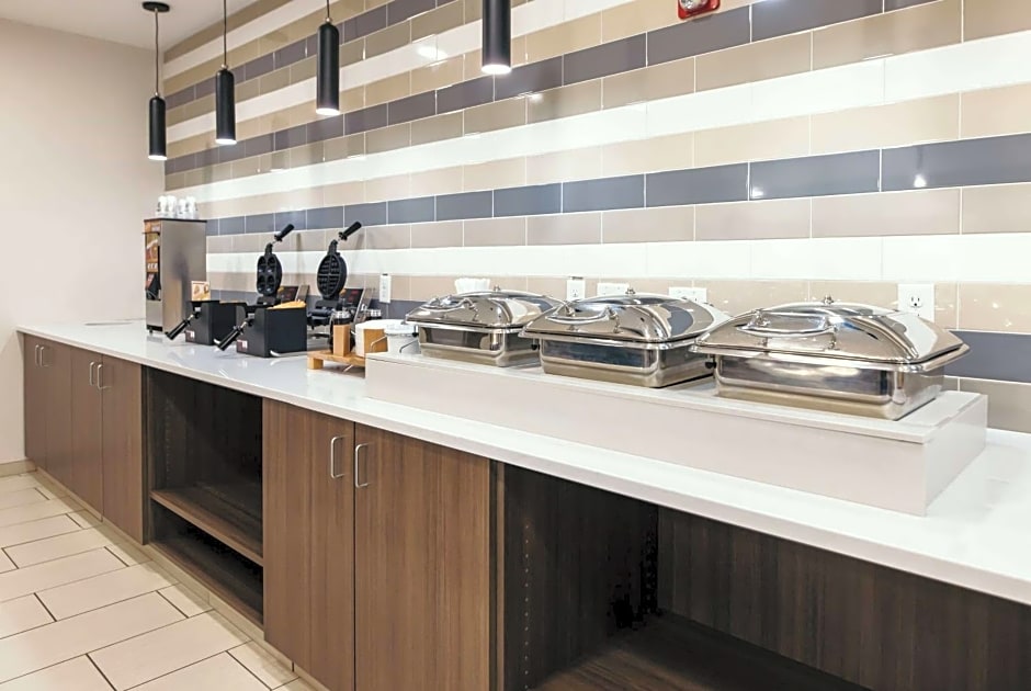 La Quinta Inn & Suites by Wyndham Ankeny IA - Des Moines IA