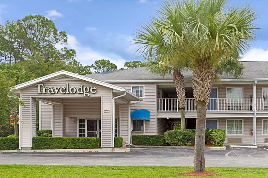 Travelodge Suites by Wyndham MacClenny