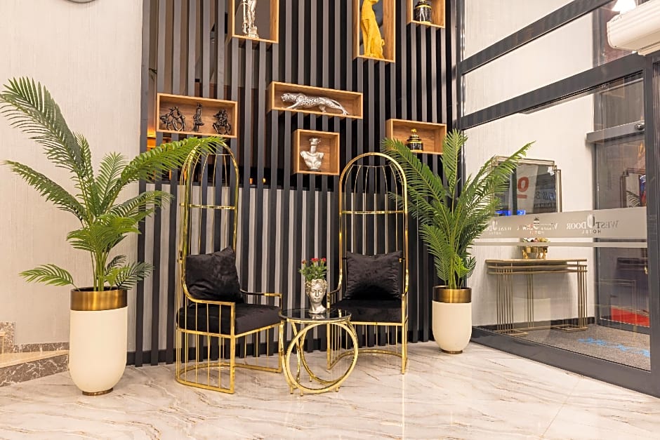 Westdoor Hotel