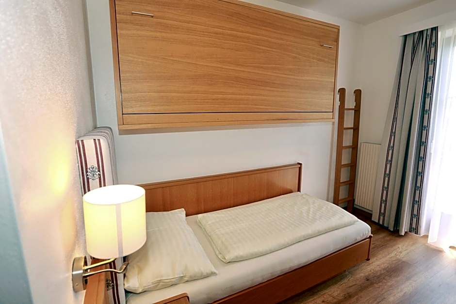 Photo 1 of 4 of Single Room