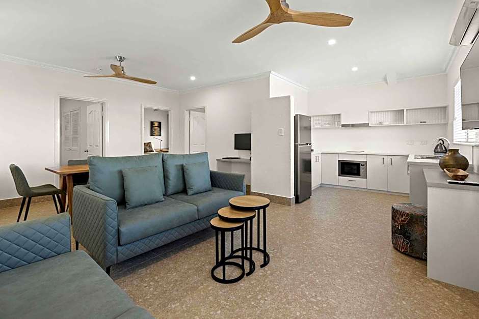 Moonlight Bay Suites