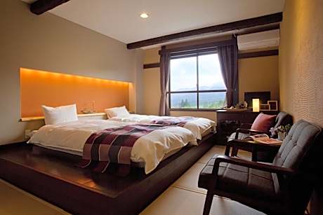 Twin Room with Mountain View