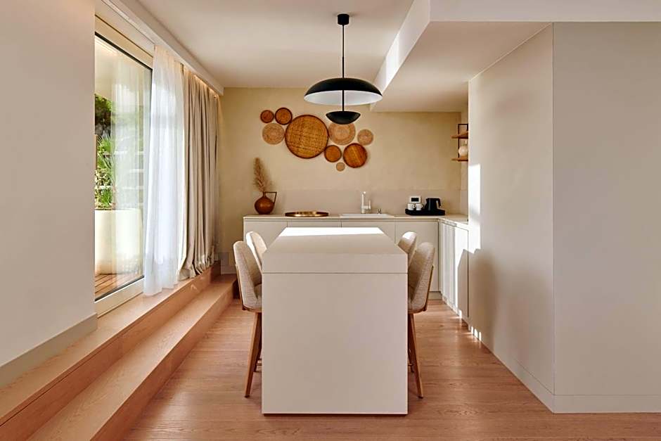 Le Meridien Lav Split