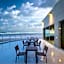EL Hotel