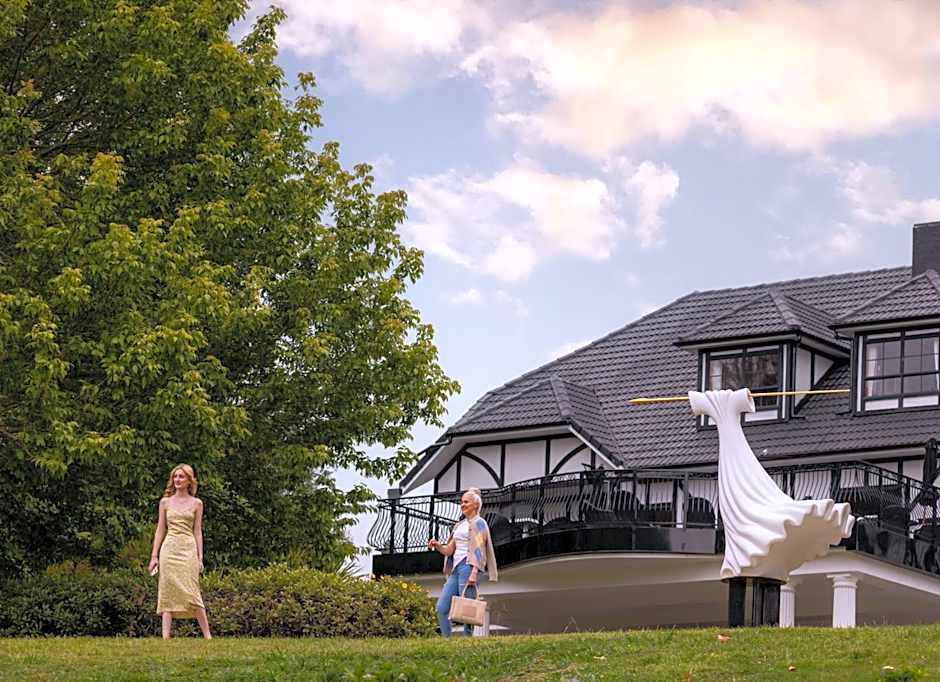 Hana Lodge
