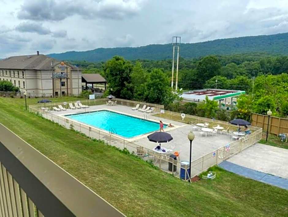 OYO Hotel Harriman near I-40