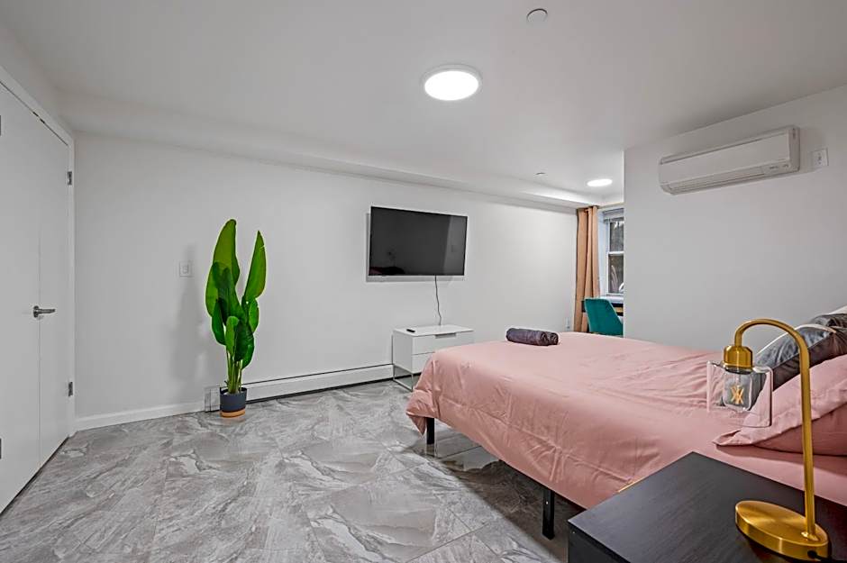 Upper East Side Luxury 3BR 2B 1700 square feet
