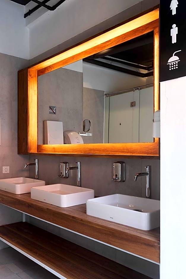 M Boutique Hostel Legian