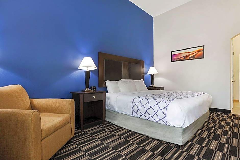 La Quinta Inn & Suites by Wyndham Alvin