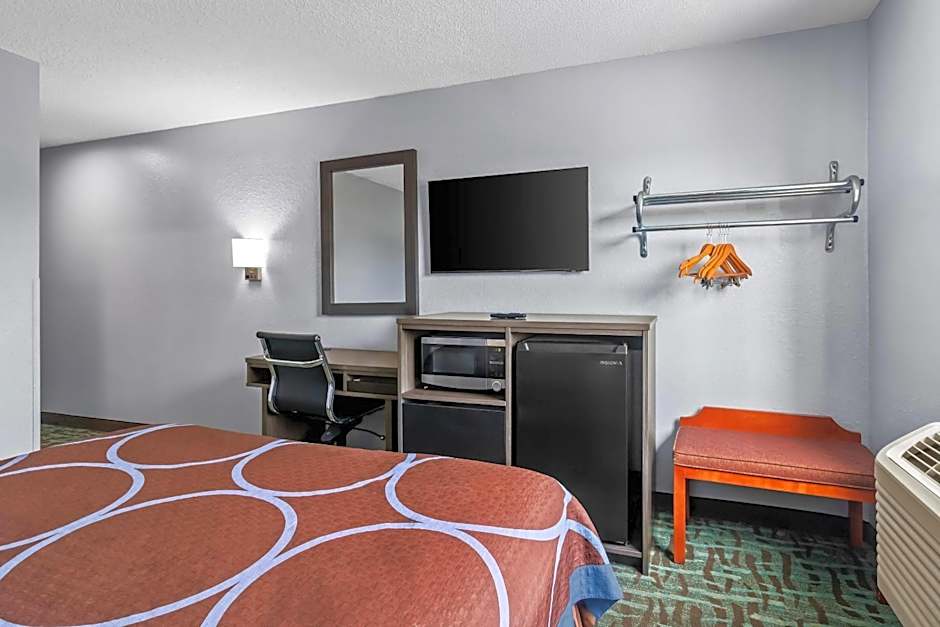 Rodeway Inn Delmont