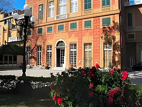 Double Room for Single Use