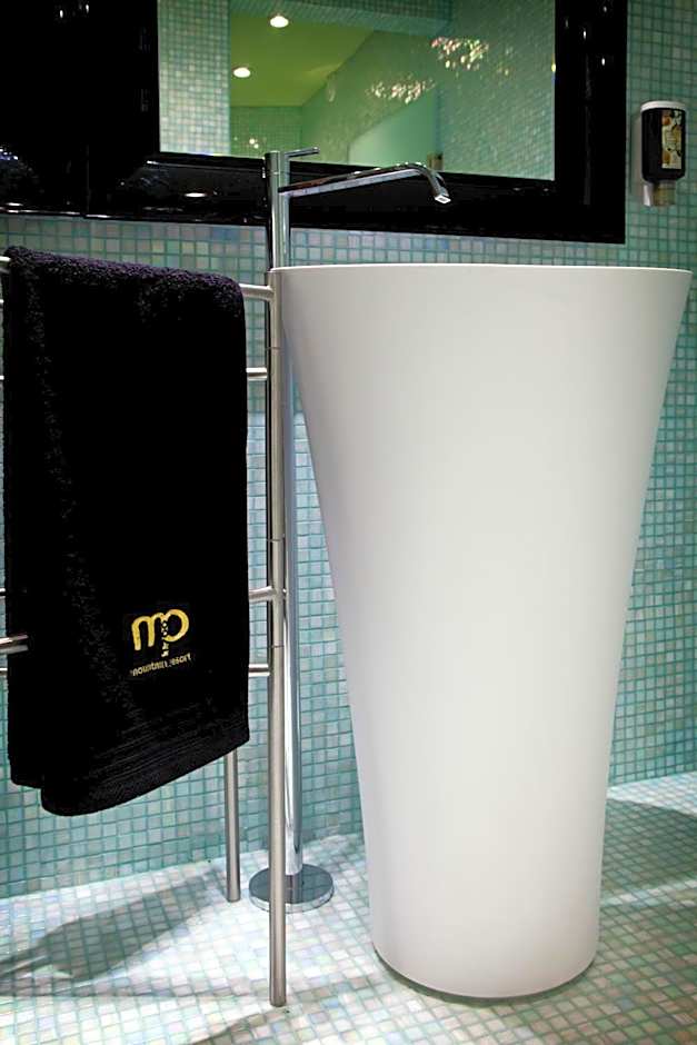 Mikro Papigo 1700 Hotel & Spa