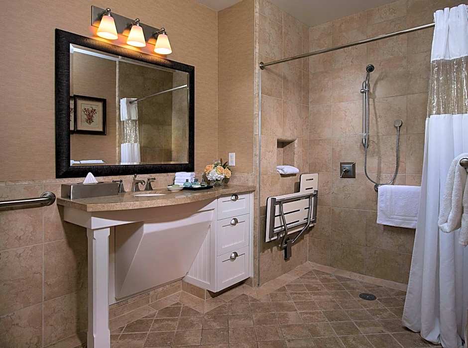 West Beach Inn, a Coast Hotel