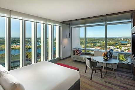 Breezy King Corner – River View