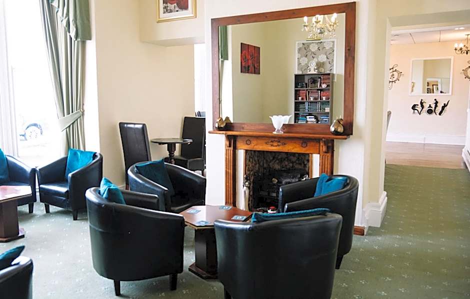 Four Oaks Hotel