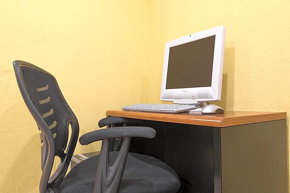 Microtel Inn & Suites By Wyndham Riverside