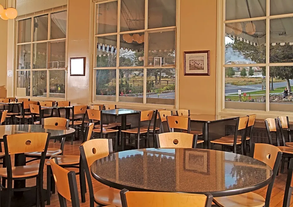 Mammoth Hot Springs Hotel & Cabins