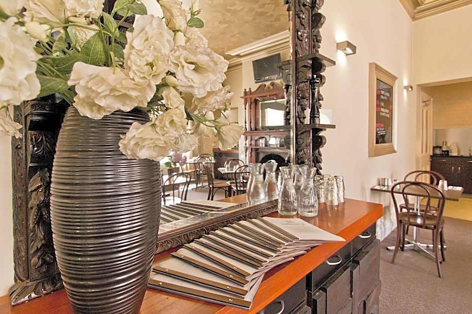 Deloraine Hotel
