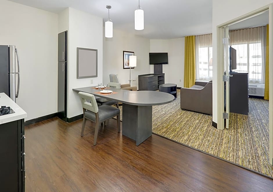 Candlewood Suites Dallas NW - Farmers Branch, an IHG Hotel