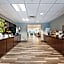 La Quinta Inn & Suites by Wyndham Plantation At Southwest 6th Street