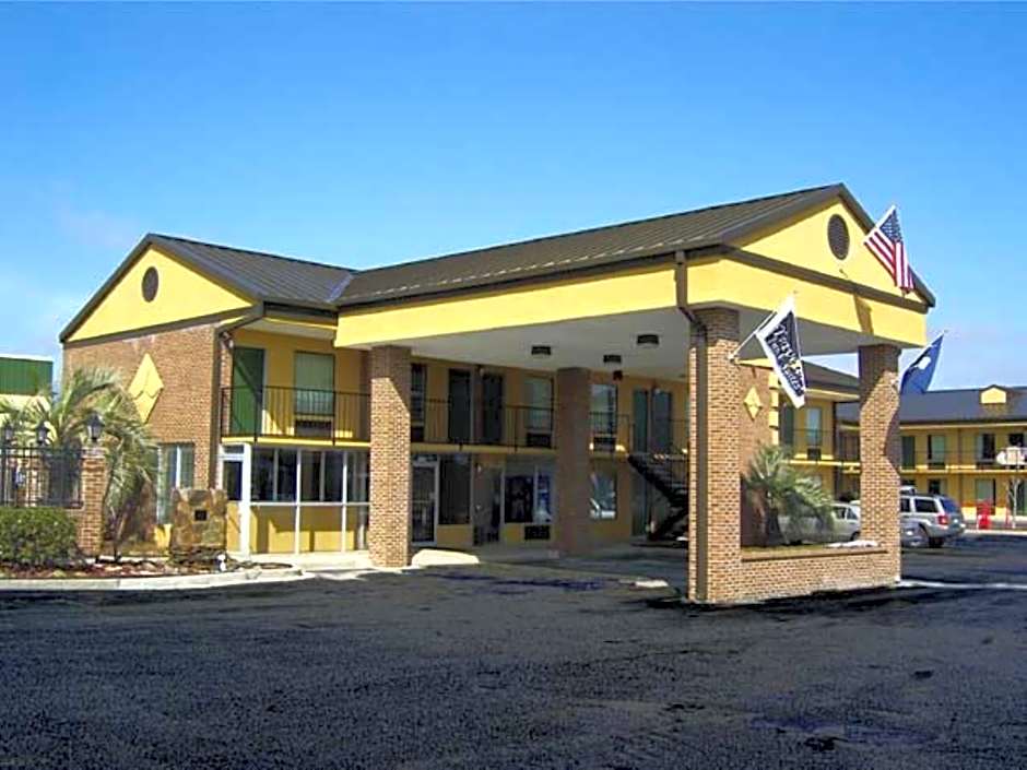 Travelers Inn & Suites
