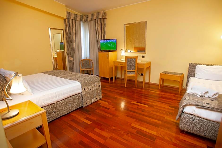 Riviera Hotel