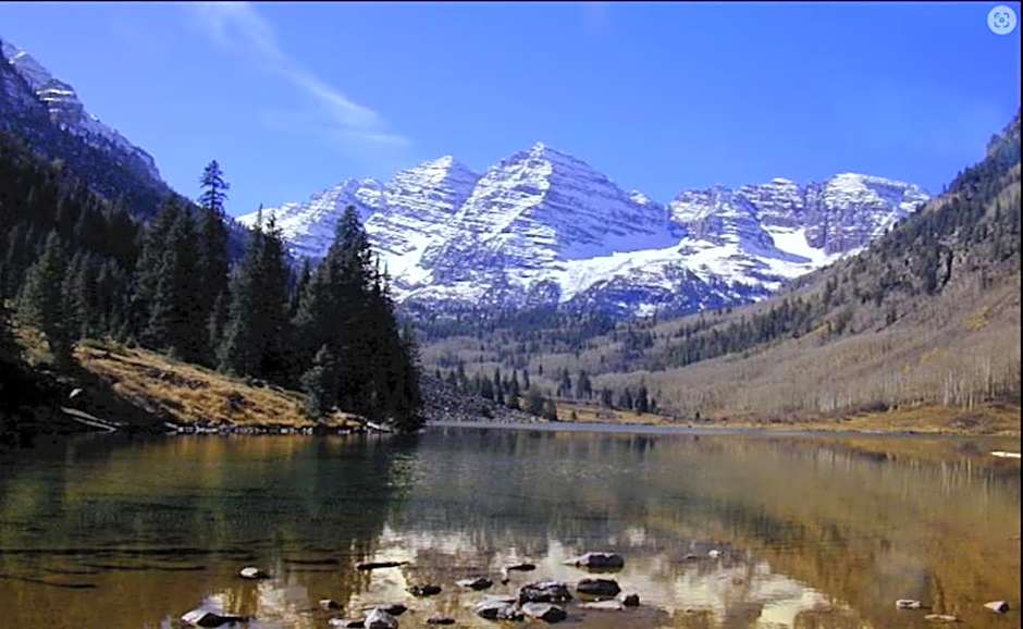 Ute Bluff Lodge, Cabins and RV park