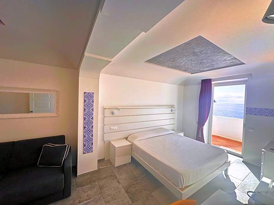 Photo 1 of 5 of Junior Suite, Sea View, Balcony