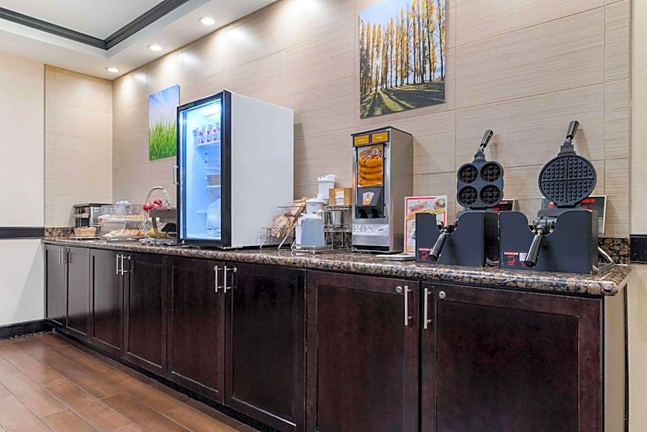 La Quinta Inn & Suites by Wyndham Auburn