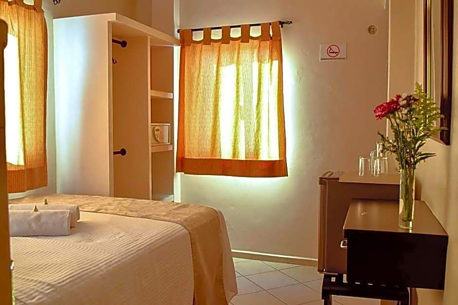 Hotel Bucaneros