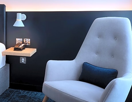 Superior Room with Double Bed and Single Bed Non Smoking