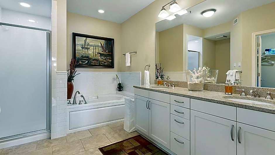 Lake Travis Stunning Waterfront, Sunset & Pool Views, Pet Friendly, Boat Ramp, Lago Vista, Texas