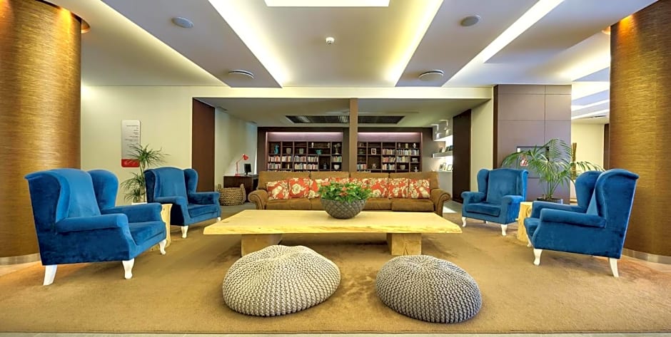  The Views Monumental Lido