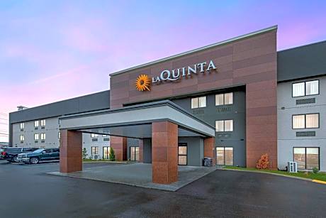La Quinta Inn & Suites by Wyndham Nashville Airport