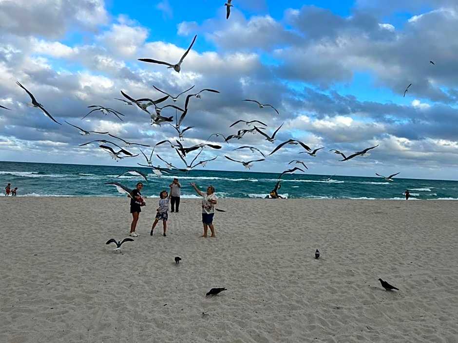 Los Patios Home Suites