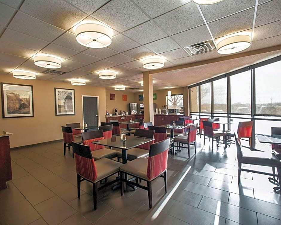 Quality Inn & Suites near St Louis and I-255