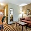 Quality Suites Paducah I-24