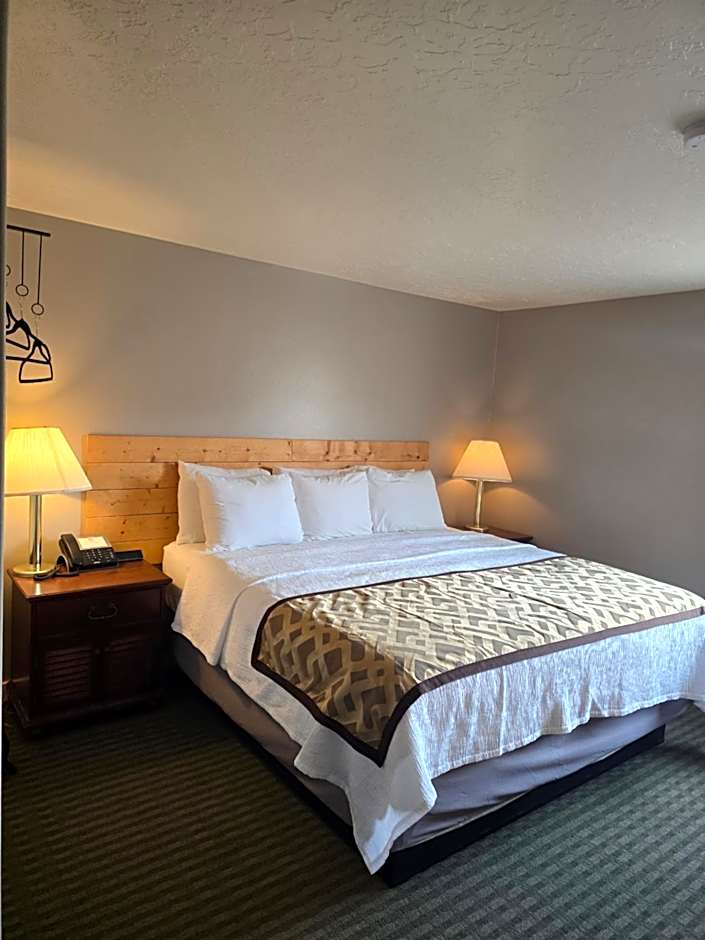 Red Ledges Inn