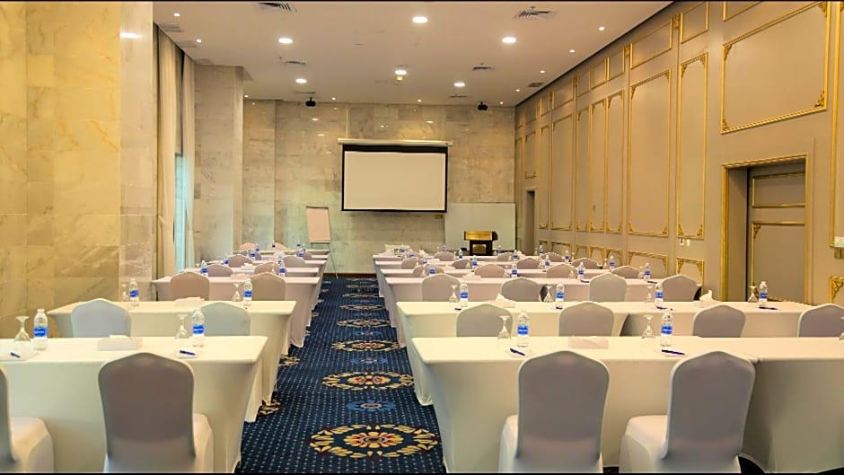 Grand Majestic Hotel